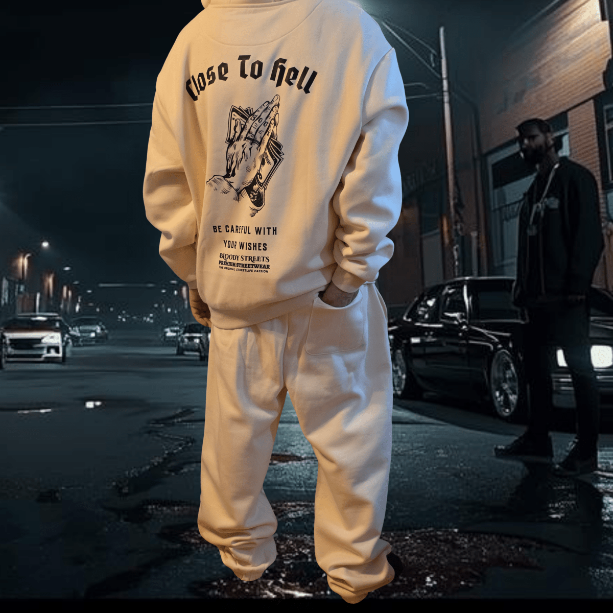 Oversize Fluffy Sweatpants Dead Skull beige - BLOODY - STREETS.DE Streetwear Herren und Damen Hoodies, T-Shirts, Pullis