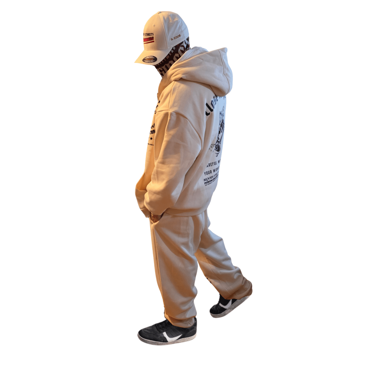 Oversize Fluffy Sweatpants Dead Skull beige - BLOODY - STREETS.DE Streetwear Herren und Damen Hoodies, T-Shirts, Pullis