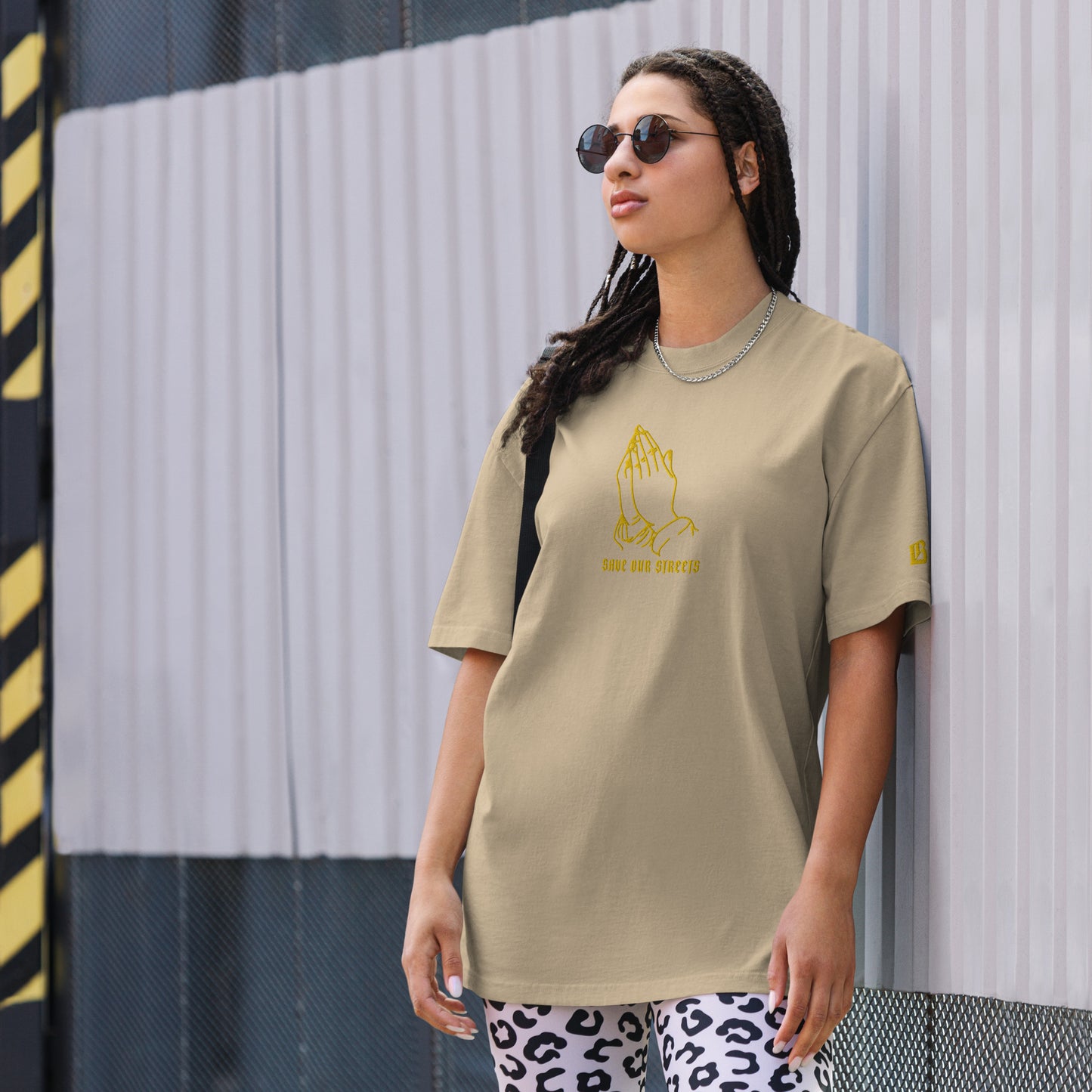 Oversized Streetwear T-Shirt mit verwaschenem Look | S.O.S. SAVE OUR STREETS