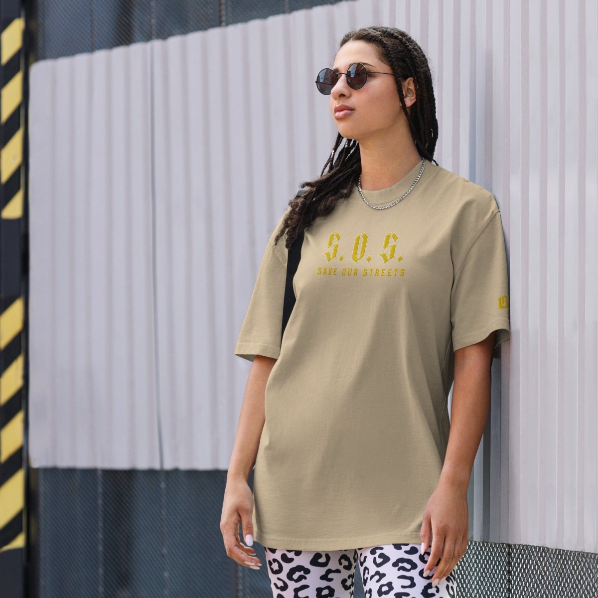 Oversized Streetwear T-shirt - SAVE OUR STREETS Stickerei 1 VERS. - verwaschenem Look - BLOODY - STREETS.DE Streetwear Herren und Damen Hoodies, T-Shirts, Pullis