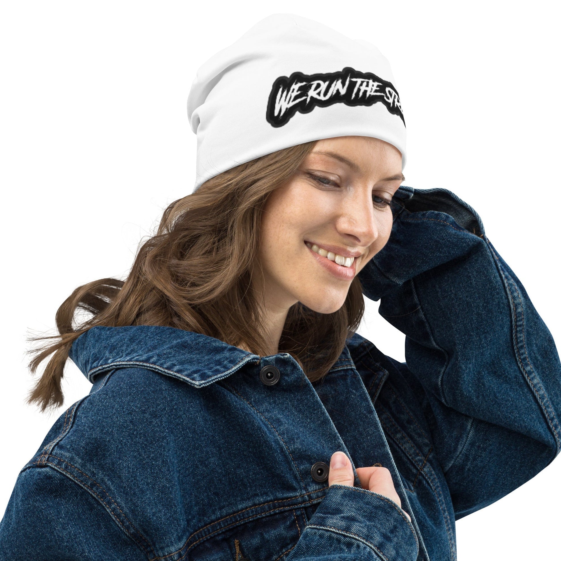 WE RUN THE STREETS WHITE BLACK Beanie - BLOODY-STREETS.DE Streetwear Herren und Damen Hoodies, T-Shirts, Pullis