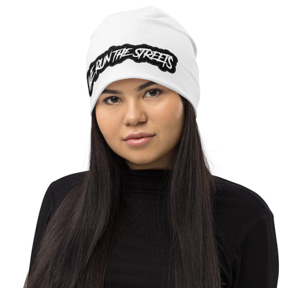 WE RUN THE STREETS WHITE BLACK Beanie - BLOODY-STREETS.DE Streetwear Herren und Damen Hoodies, T-Shirts, Pullis